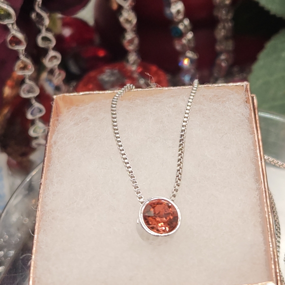 Elegant Swarovki Crystal's Solitaire Pinkish Orange Silver Necklace 18" - Picture 5 of 11